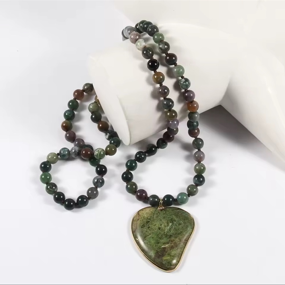Multicolor Beaded Necklace with Heart Pendant - Picture 9 of 11